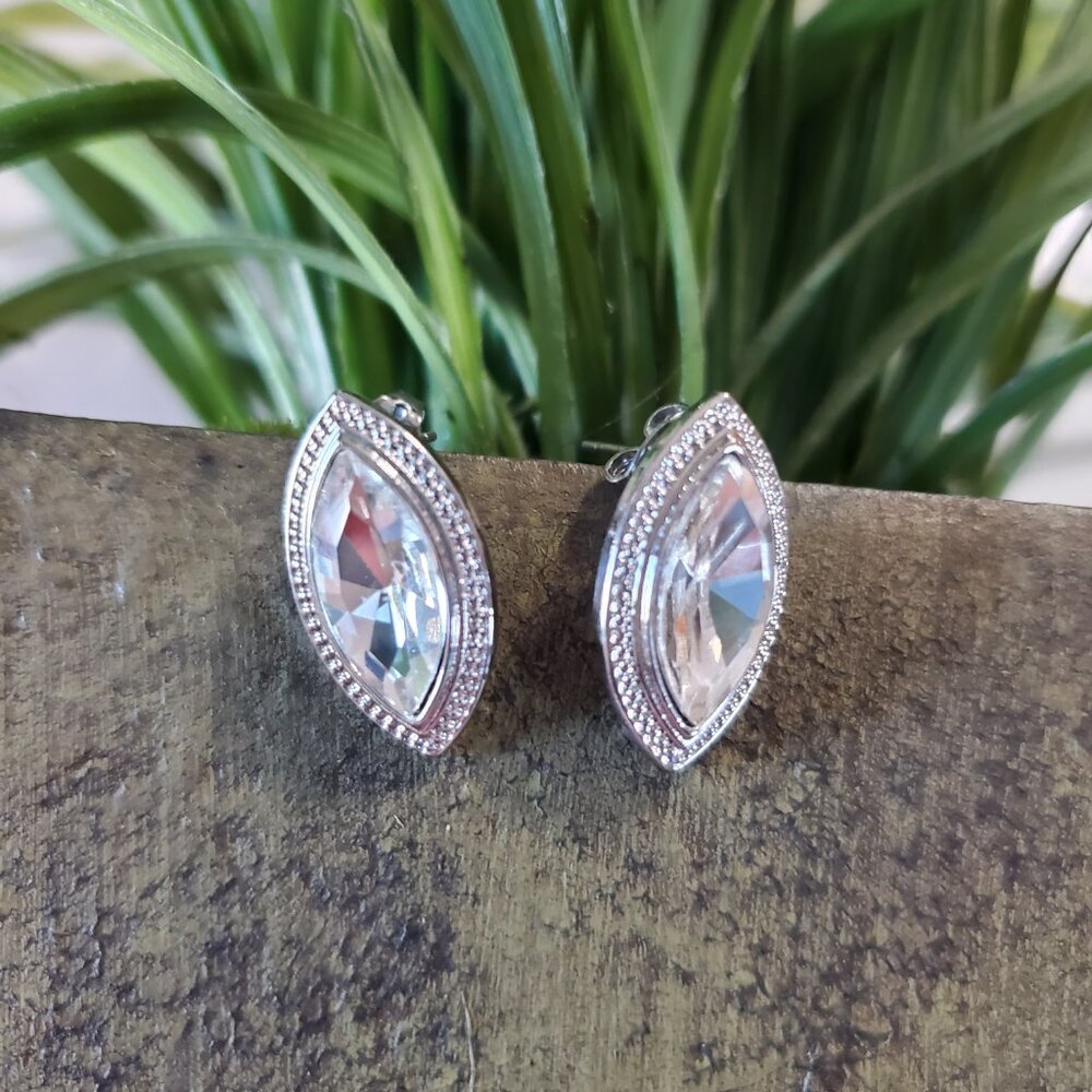 Silver Tone Diamond Look Earrings 💥3 for $12💥